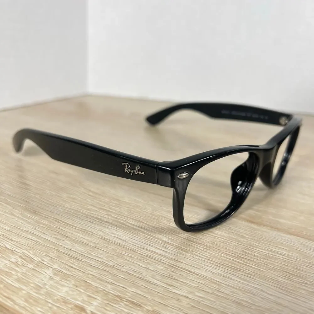 Ray-Ban RB2132-F New Wayfarer 901 Sunglasses Polished Black Frames 52-18 Italy